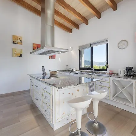 Oronella Villa *